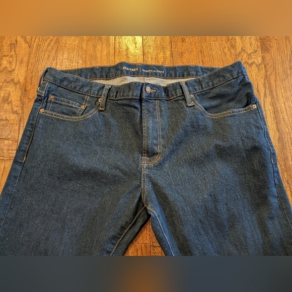 Old navy men's stain Resistant jeans size 42/32 - Picture 7 of 10